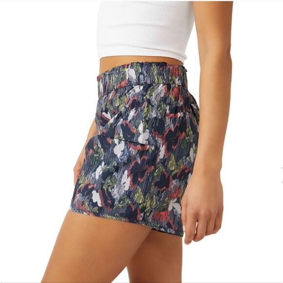 Free People Movement In the Wild Shorts Supernova Combo Size Medium - Picture 5 of 9
